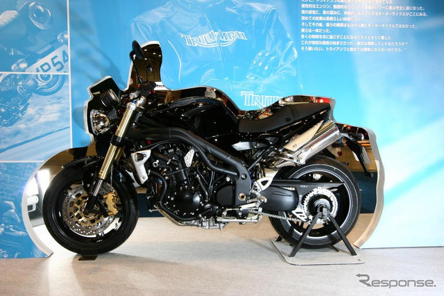 【東京モーターサイクルショー05】復活の老舗、トライアンフ写真蔵