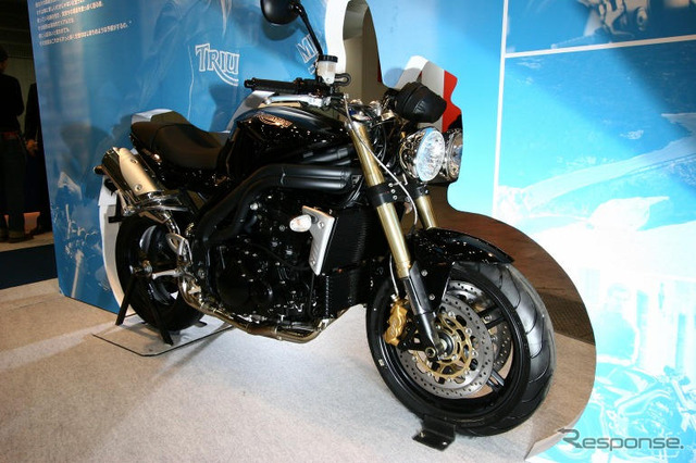 【東京モーターサイクルショー05】復活の老舗、トライアンフ写真蔵