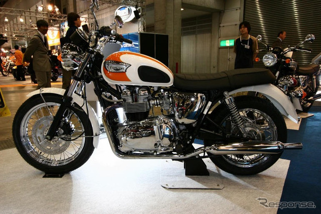 【東京モーターサイクルショー05】復活の老舗、トライアンフ写真蔵
