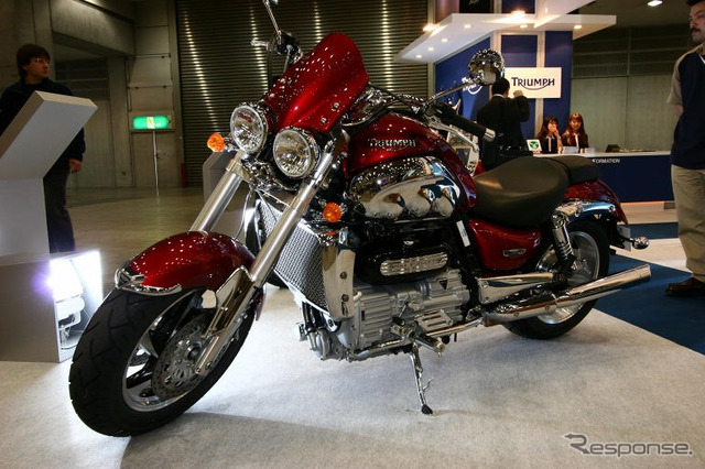 【東京モーターサイクルショー05】復活の老舗、トライアンフ写真蔵