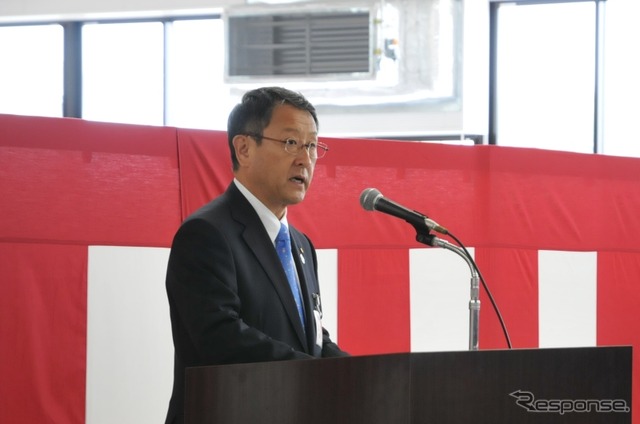 多治見サービスセンター竣工式で挨拶する豊田章男社長