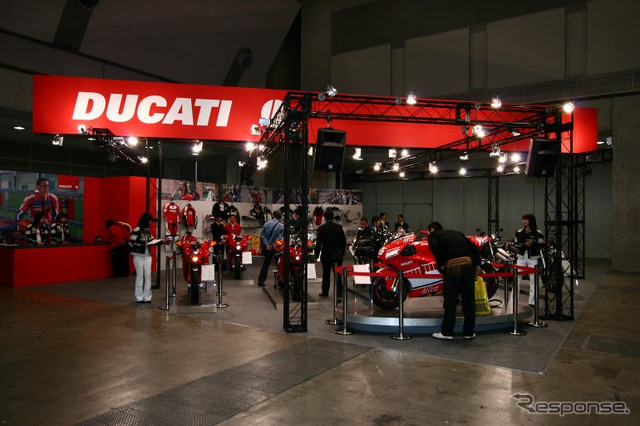 【東京モーターサイクルショー05】ドゥカティ 写真蔵…イタリアンレッド