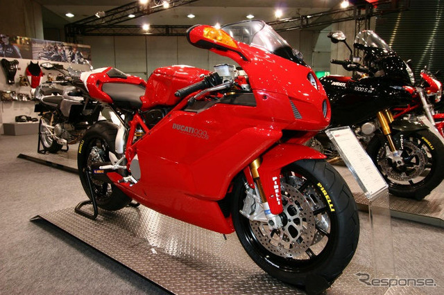 【東京モーターサイクルショー05】ドゥカティ 写真蔵…イタリアンレッド