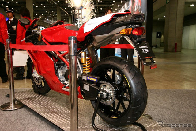 【東京モーターサイクルショー05】ドゥカティ 写真蔵…イタリアンレッド