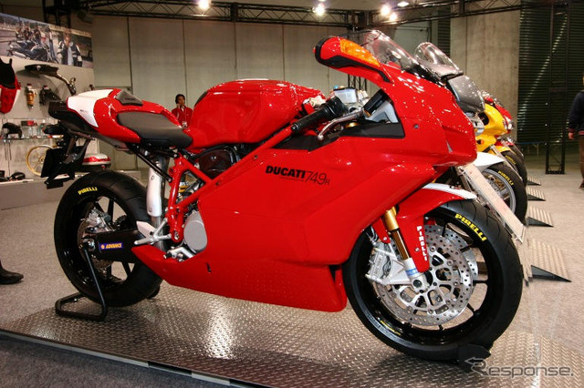 【東京モーターサイクルショー05】ドゥカティ 写真蔵…イタリアンレッド