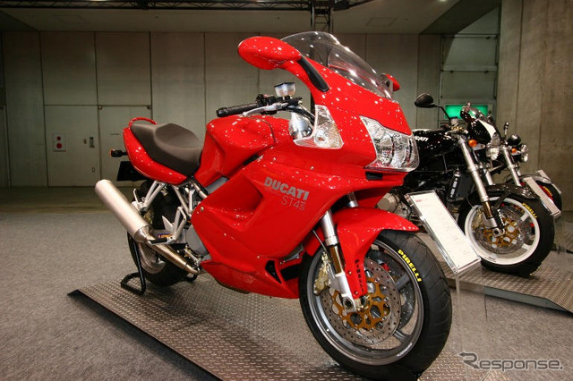 【東京モーターサイクルショー05】ドゥカティ 写真蔵…イタリアンレッド