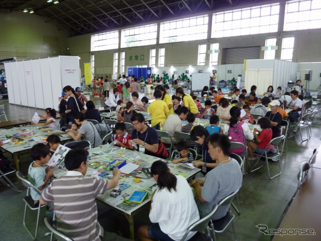 キッズエンジニア2013 自動車技術会ブース