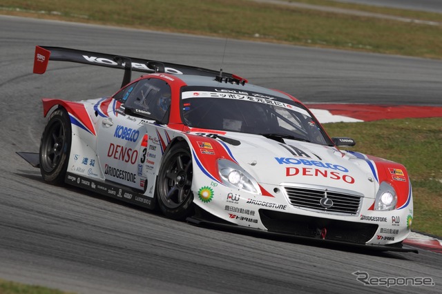 GT500の予選2位、レクサス勢最上位の#39 DENSO KOBELCO SC430(写真はセパン戦)。写真:TOYOTA