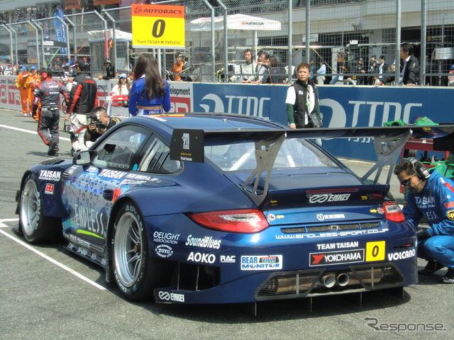 カーナンバー0はGT300前年王者の証。今回SUGOでは3位に入った、峰尾&横溝のポルシェ(写真は第2戦富士)。