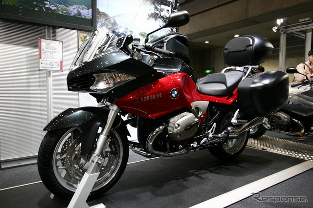【東京モーターサイクルショー05】写真蔵…大きくなるBMWブース