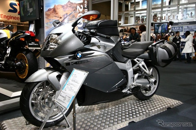 【東京モーターサイクルショー05】写真蔵…大きくなるBMWブース
