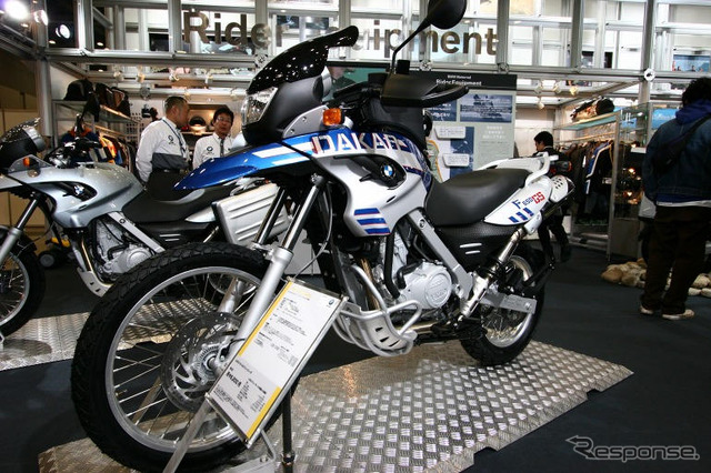 【東京モーターサイクルショー05】写真蔵…大きくなるBMWブース