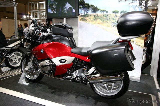 【東京モーターサイクルショー05】写真蔵…大きくなるBMWブース