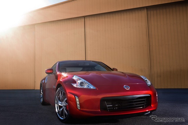 日産370Z（日本名：フェアレディZ)