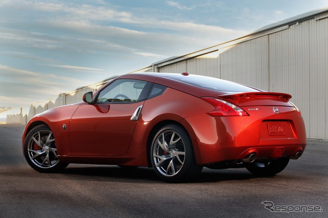 日産370Z（日本名：フェアレディZ)
