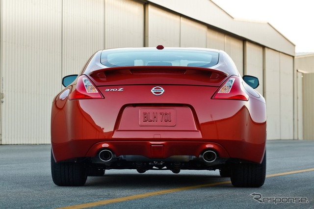 日産370Z（日本名：フェアレディZ)