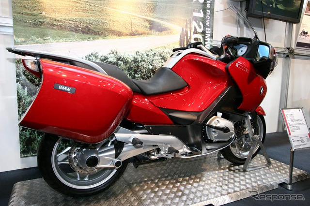 【東京モーターサイクルショー05】写真蔵…大きくなるBMWブース