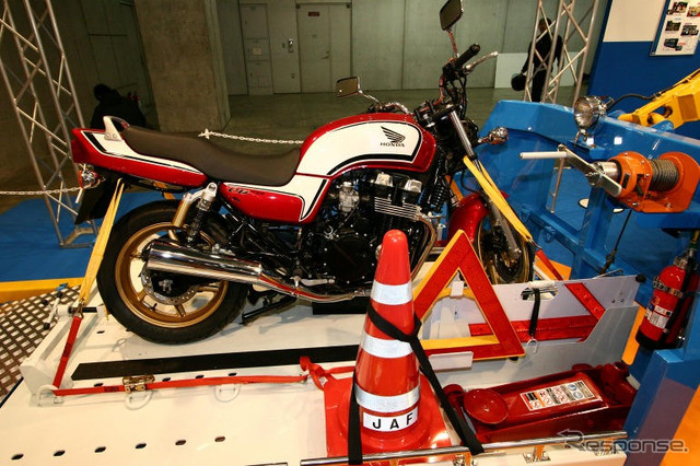 【東京モーターサイクルショー05】写真蔵…バイク以外にもいろいろ