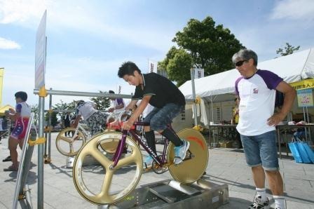 自転車のフィッティングを行っているところ