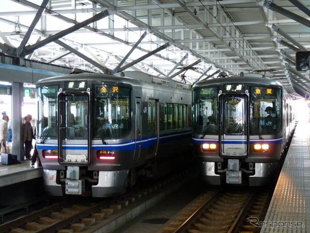 北陸本線で運用されているJR西日本の521系。IRいしかわ鉄道も521系を10両(2両編成5本)導入し、このうち3本はJR西日本から譲り受ける。