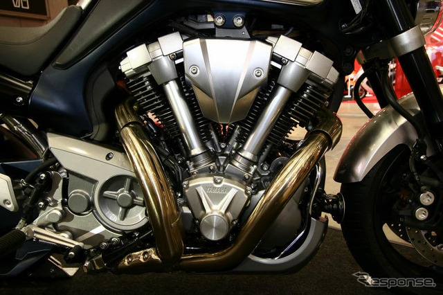 【東京モーターサイクルショー05】ジャパニーズVツイン、ヤマハ MT-01 写真蔵