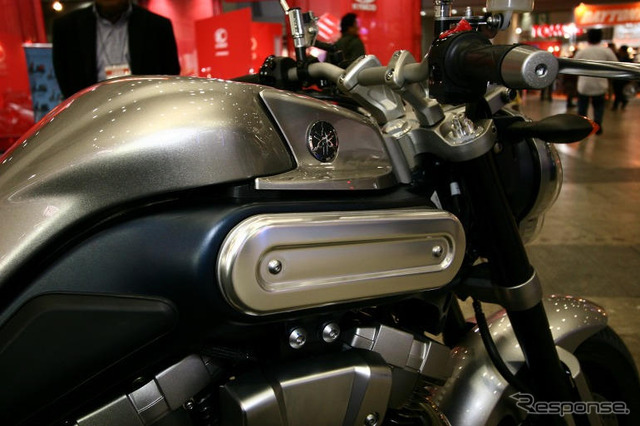 【東京モーターサイクルショー05】ジャパニーズVツイン、ヤマハ MT-01 写真蔵