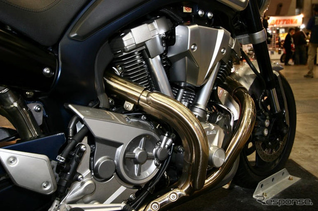 【東京モーターサイクルショー05】ジャパニーズVツイン、ヤマハ MT-01 写真蔵