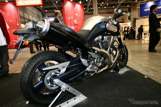 【東京モーターサイクルショー05】ジャパニーズVツイン、ヤマハ MT-01 写真蔵