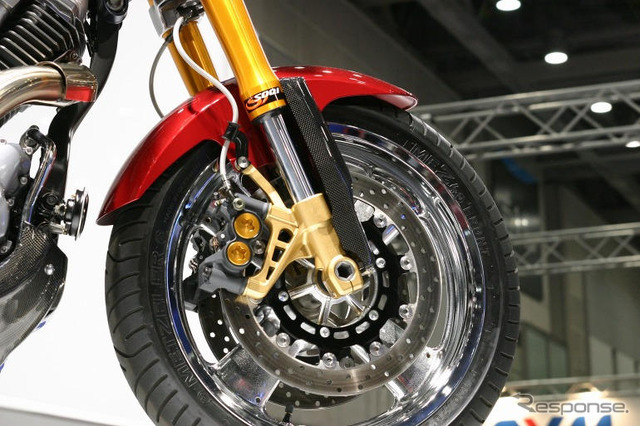 【東京モーターサイクルショー05】ジャパニーズVツイン、ヤマハ MT-01 写真蔵