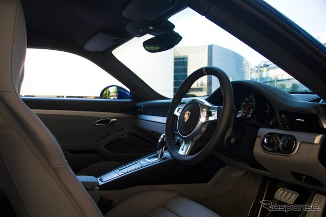 ポルシェ 911のFacebookファン仕様
