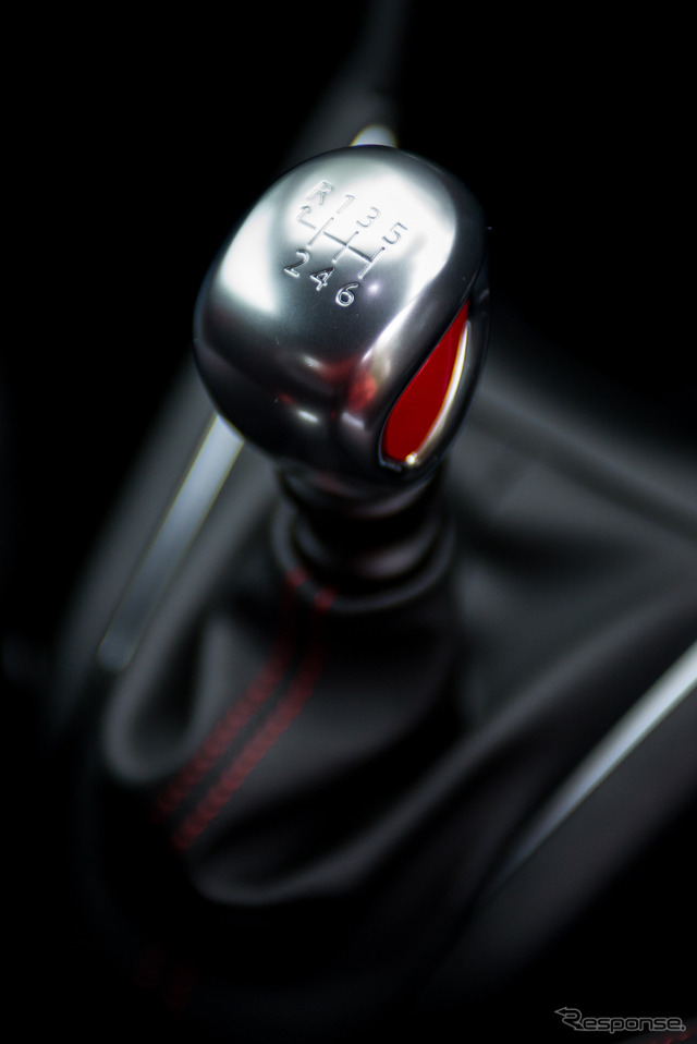プジョー 208 GTi