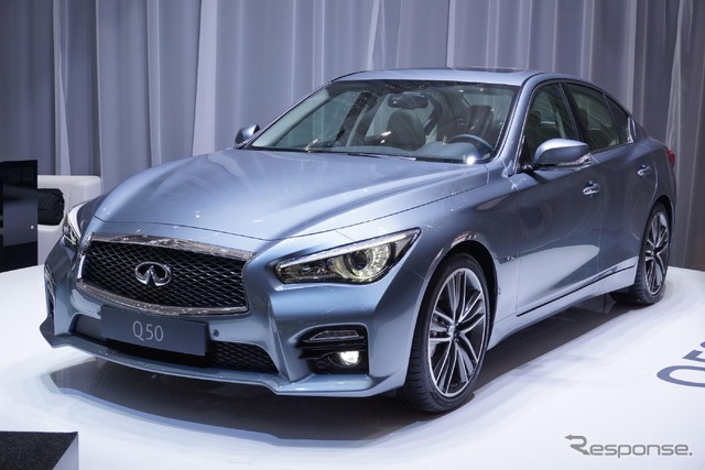 インフィニティ Q50 のハイブリッド（ジュネーブモーターショー13）