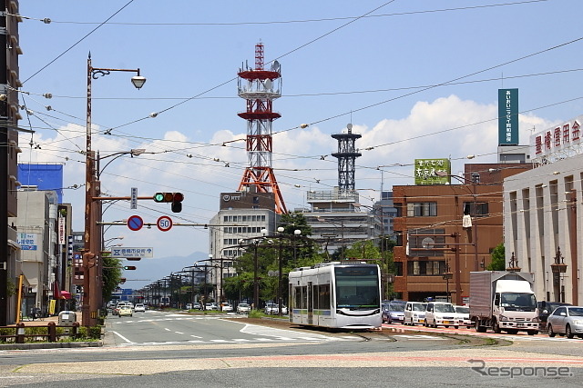 牛川の渡しへは、豊橋鉄道市内電車で東八町電停下車、徒歩20分