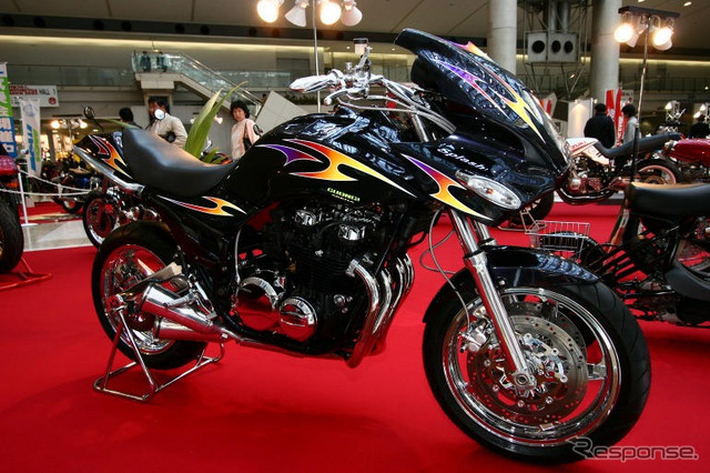 【東京モーターサイクルショー05】写真蔵…スズキ カスタム