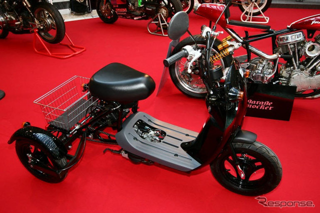 【東京モーターサイクルショー05】写真蔵…スズキ カスタム