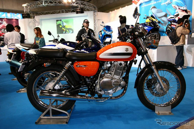 【東京モーターサイクルショー05】写真蔵…スズキ カスタム