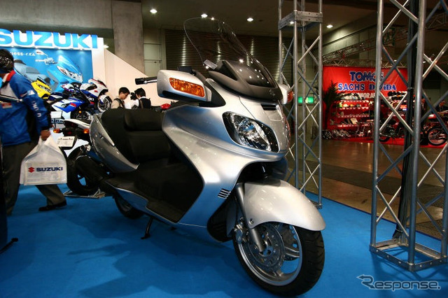 【東京モーターサイクルショー05】写真蔵…スズキ カスタム