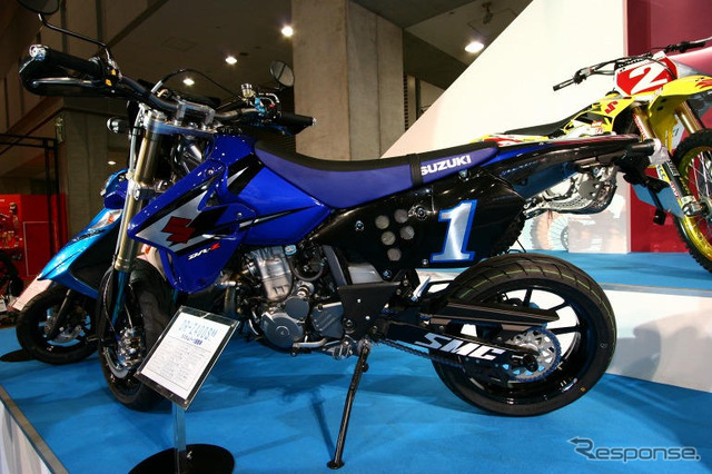 【東京モーターサイクルショー05】スカイウェイブも健在…スズキ写真蔵