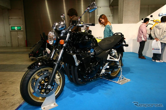【東京モーターサイクルショー05】スカイウェイブも健在…スズキ写真蔵