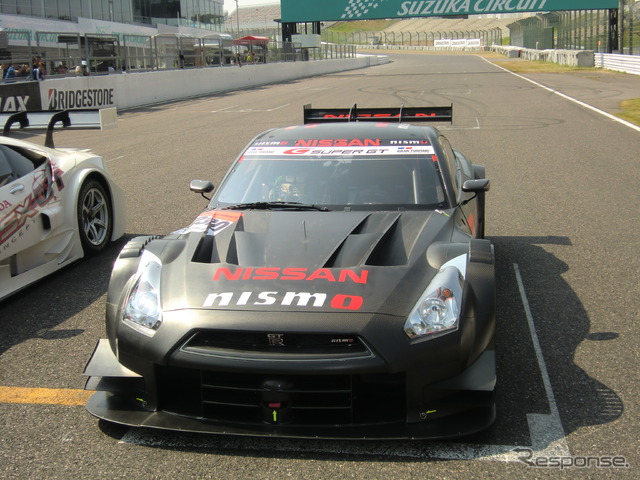 14年型のニッサンGT-R。