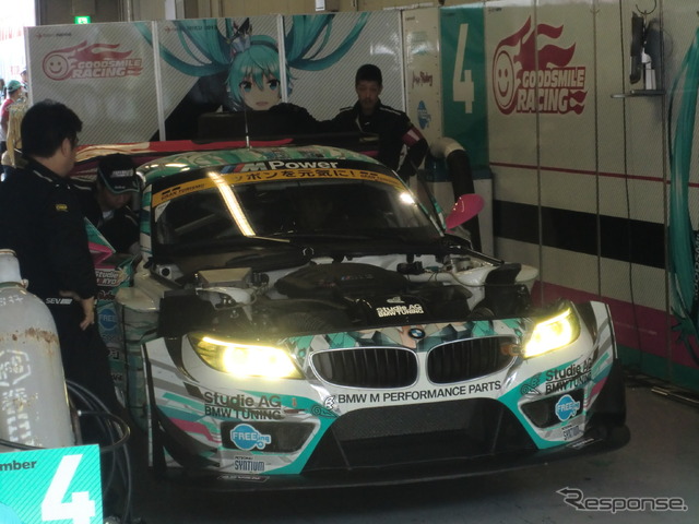 2位でゴールした#4 BMWだが、無念の再車検失格。