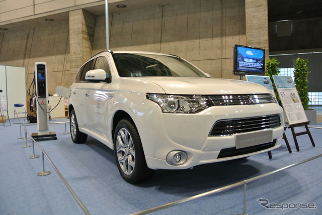 三菱自動車 アウトランダーPHEV