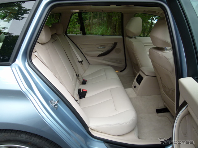BMW320i xDrive Touring Modern