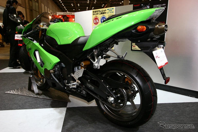 【東京モーターサイクルショー05】WGPでも活躍! カワサキ写真蔵