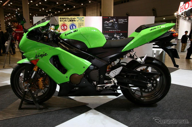 【東京モーターサイクルショー05】WGPでも活躍! カワサキ写真蔵