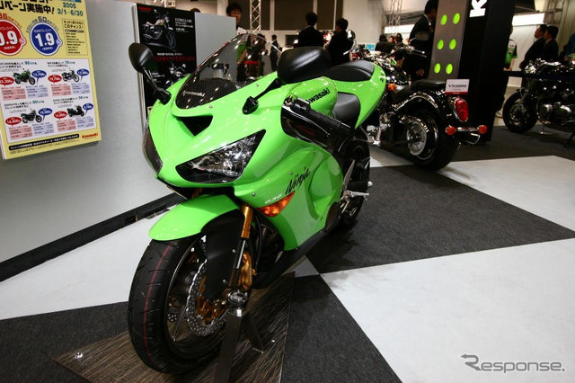 【東京モーターサイクルショー05】WGPでも活躍! カワサキ写真蔵
