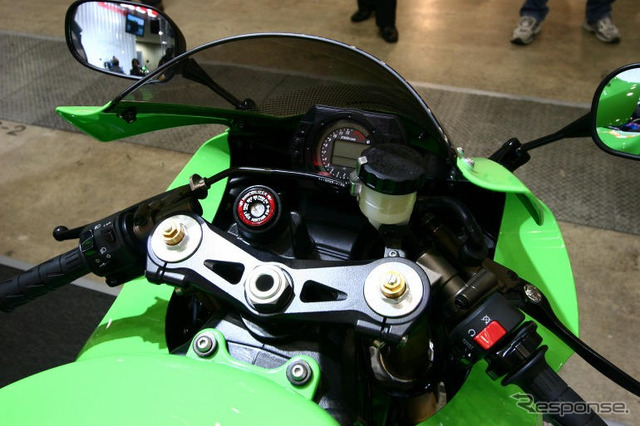【東京モーターサイクルショー05】WGPでも活躍! カワサキ写真蔵