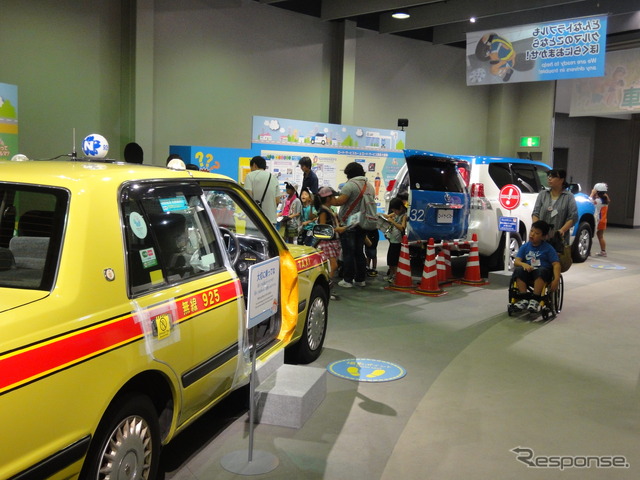 トヨタ博物館企画展　「はたらく自動車」タクシー