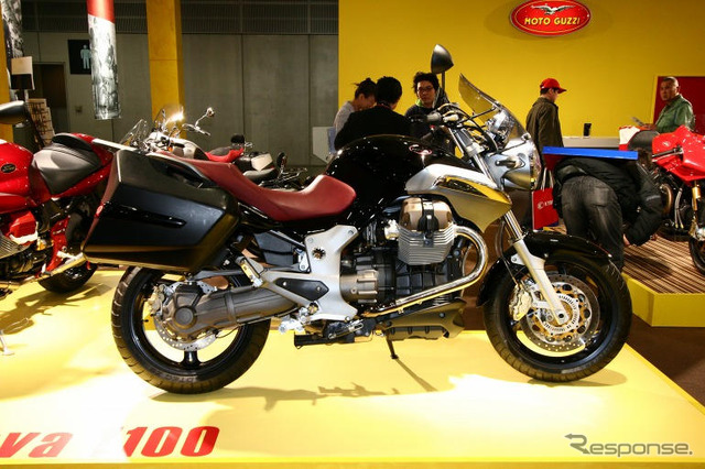 【東京モーターサイクルショー05】際立つ個性…モトグッチ 写真蔵