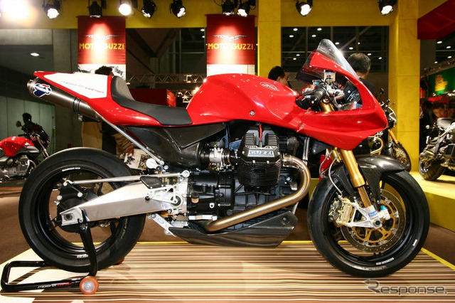 【東京モーターサイクルショー05】際立つ個性…モトグッチ 写真蔵
